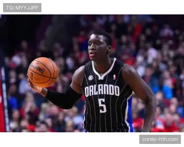 奥拉迪波全明星赛高空暴扣震惊全场