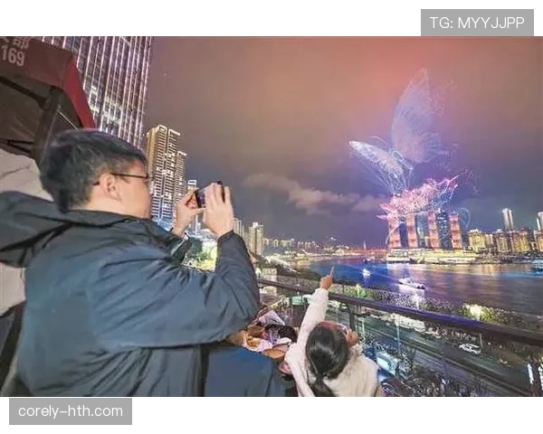 《里斯本灯光秀引爆夜空，游客激增引热议》